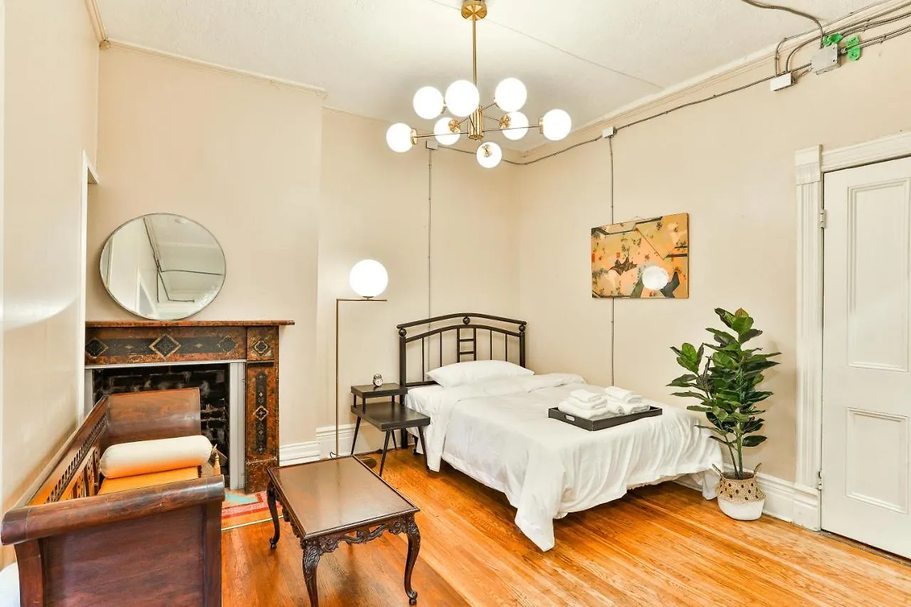 ***** Lejlighedshotel Eclectic Victorian West House Canada